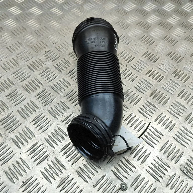 Gaisa ieplūdes kanāla detaļa (-as) 5Q0129684D