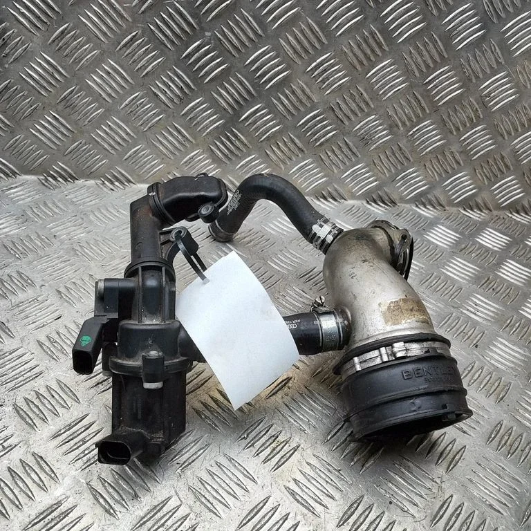 Air intake duct part 079145751F