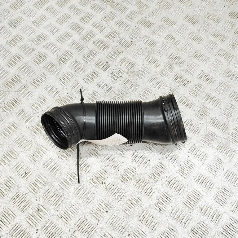 Gaisa ieplūdes kanāla detaļa (-as) 5Q0129684C