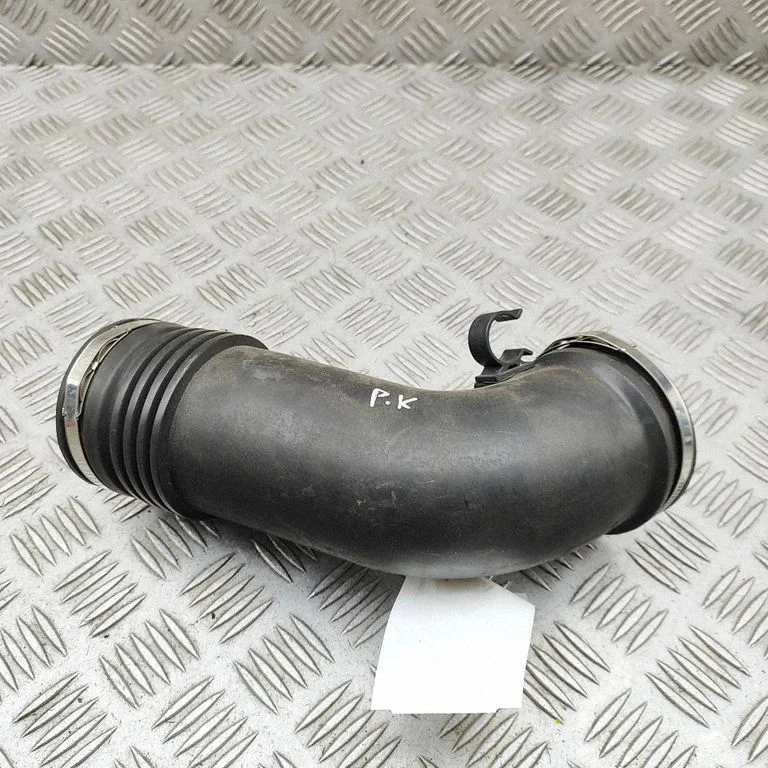 Gaisa ieplūdes kanāla detaļa (-as) 8T0129599