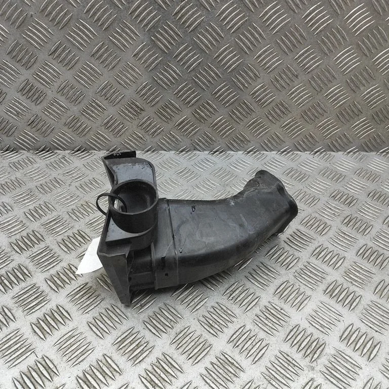 Air intake duct part – Volvo V60 (2018-)