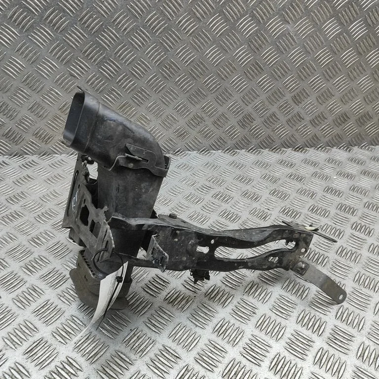 Air intake duct part – BMW 2 Series F22 F23 (2013-2017)