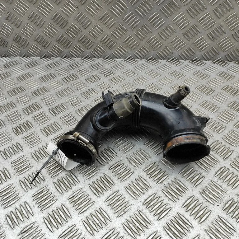 Gaisa ieplūdes kanāla detaļa (-as) A2740900929