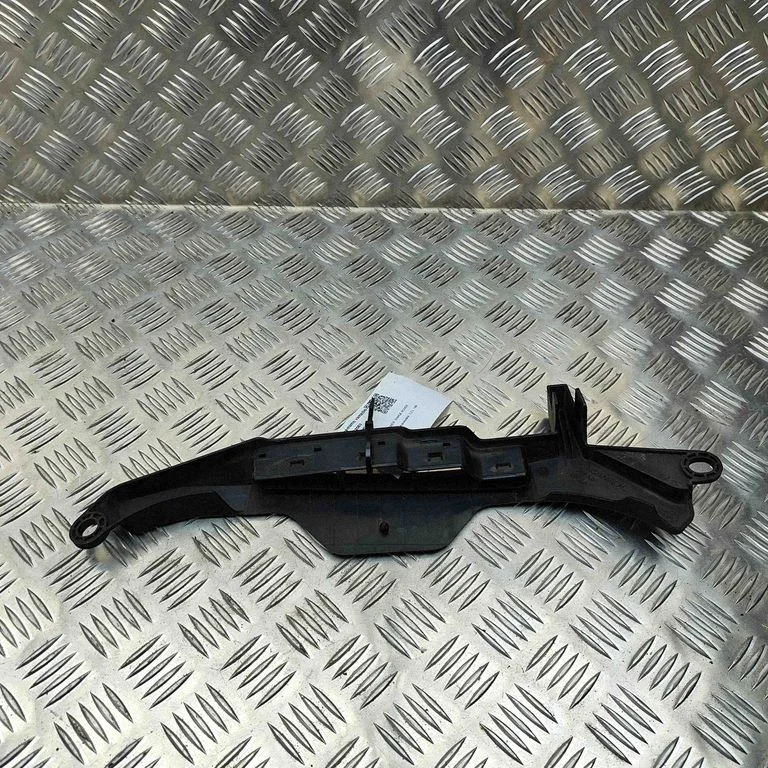 Air intake duct part BJ329A675AC