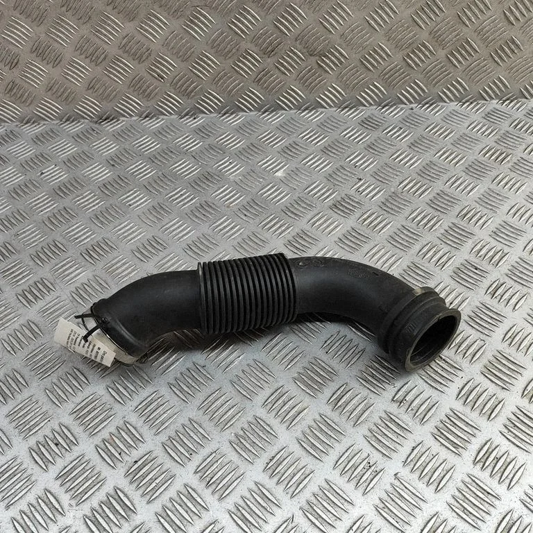 Air intake duct part – Ford Focus (2010-2017)