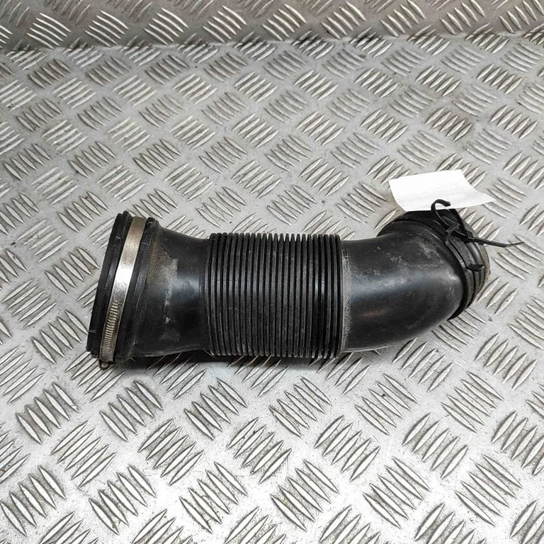Gaisa ieplūdes kanāla detaļa (-as) 5Q0129684D