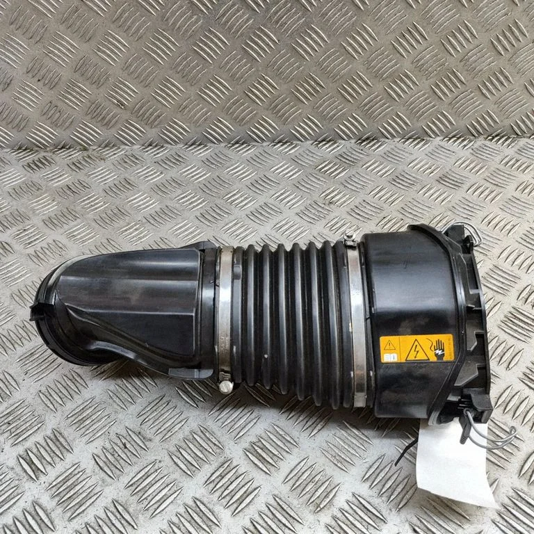 Gaisa ieplūdes kanāla detaļa (-as) A6540980083