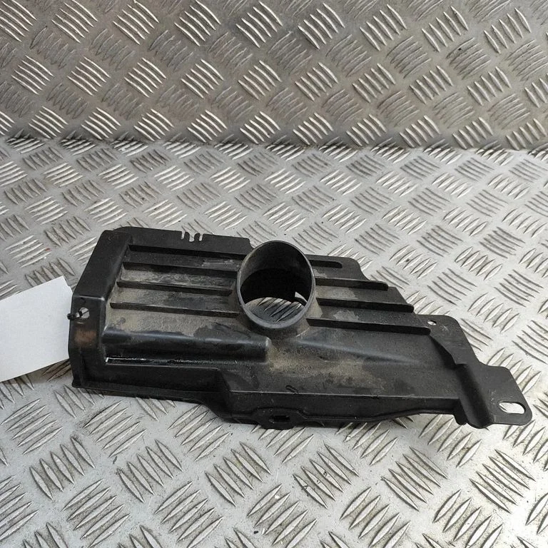 Air intake duct part 1400102380