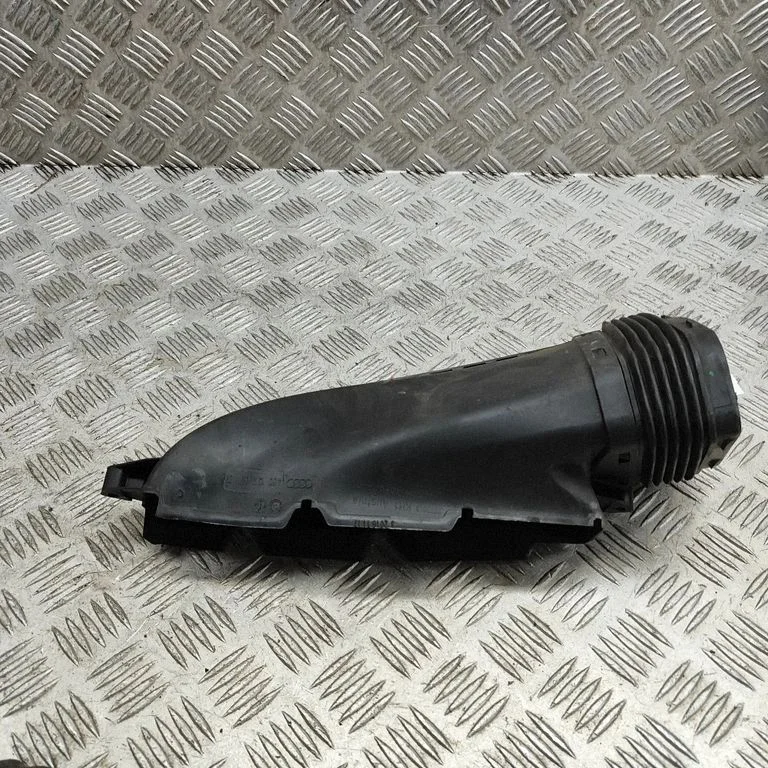 Air intake duct part 4G0129624D