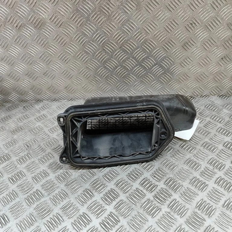 Air intake duct part – Audi RS6 C7 (2013-2018)