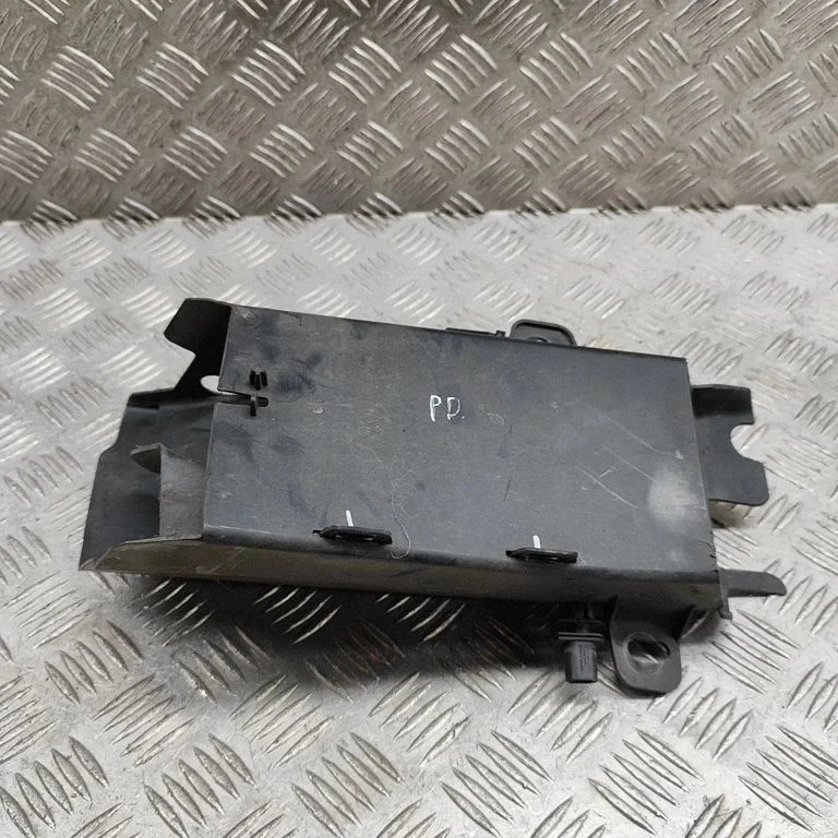 Gaisa ieplūdes kanāla detaļa (-as) – BMW 5. sērija F10 F11 (2009-2016)