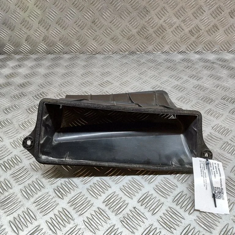Gaisa ieplūdes kanāla detaļa (-as) J9D3016A50AA