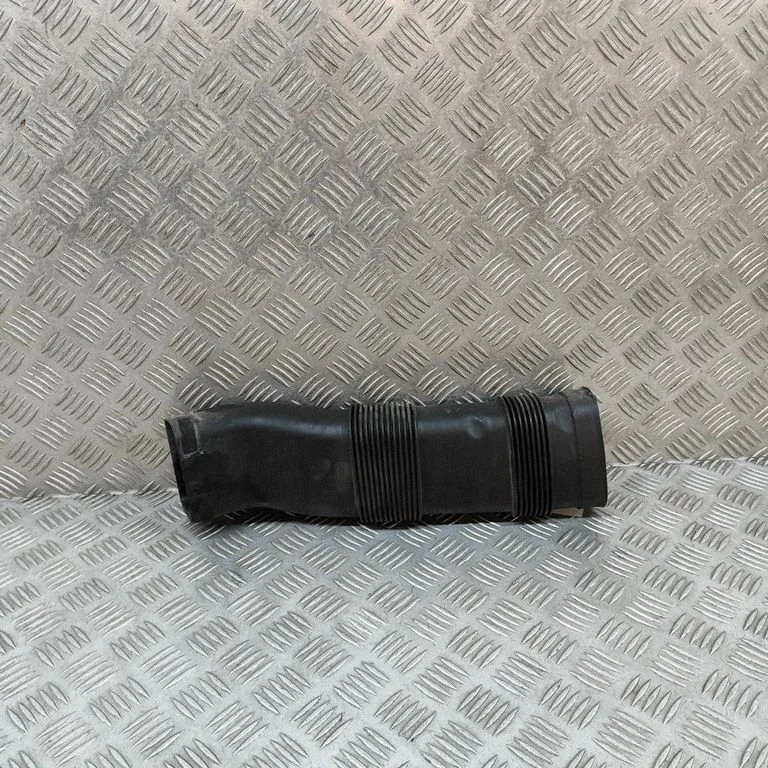 Air intake duct part – BMW 4 Series F32 F33 (2013-2020)