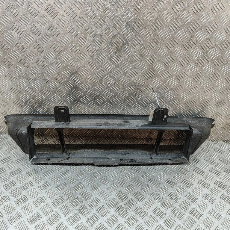 Gaisa ieplūdes kanāla detaļa (-as) F1EB8314CA