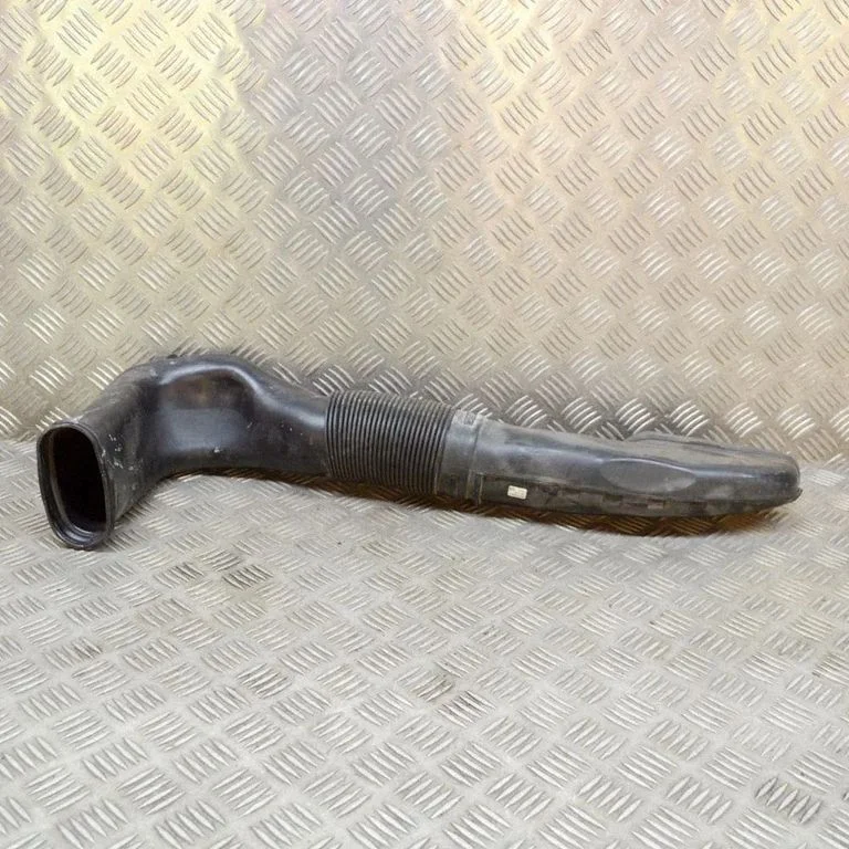 Air intake duct part – Mercedes-Benz E-Class W212 (2009-2016)