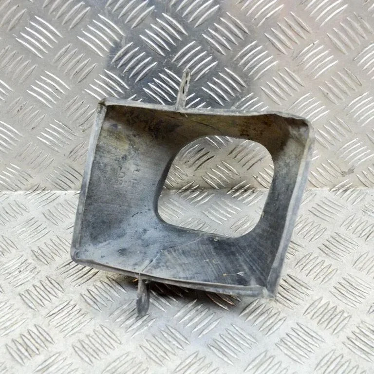 Air intake duct part B640796