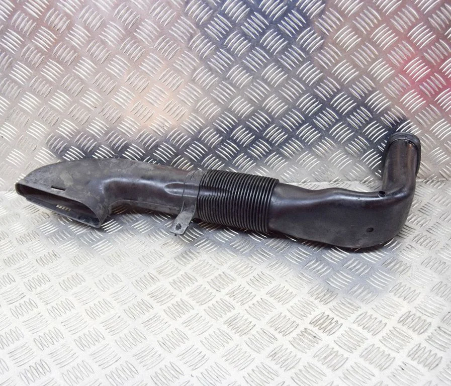 Air intake duct part – Mercedes-Benz E-Class W212 (2009-2016)