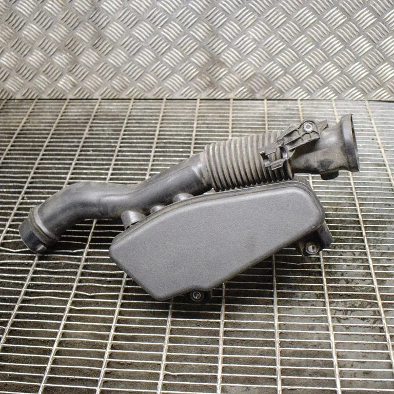 Air intake duct part – Toyota Prius (XW30) (2009-2015)