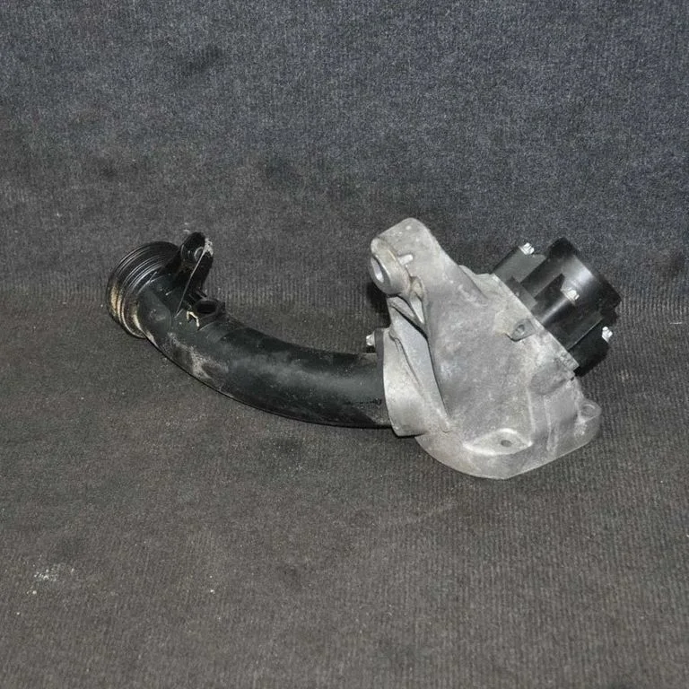 Air intake duct part – Mercedes-Benz C-Class AMG W204 (2007-2014)