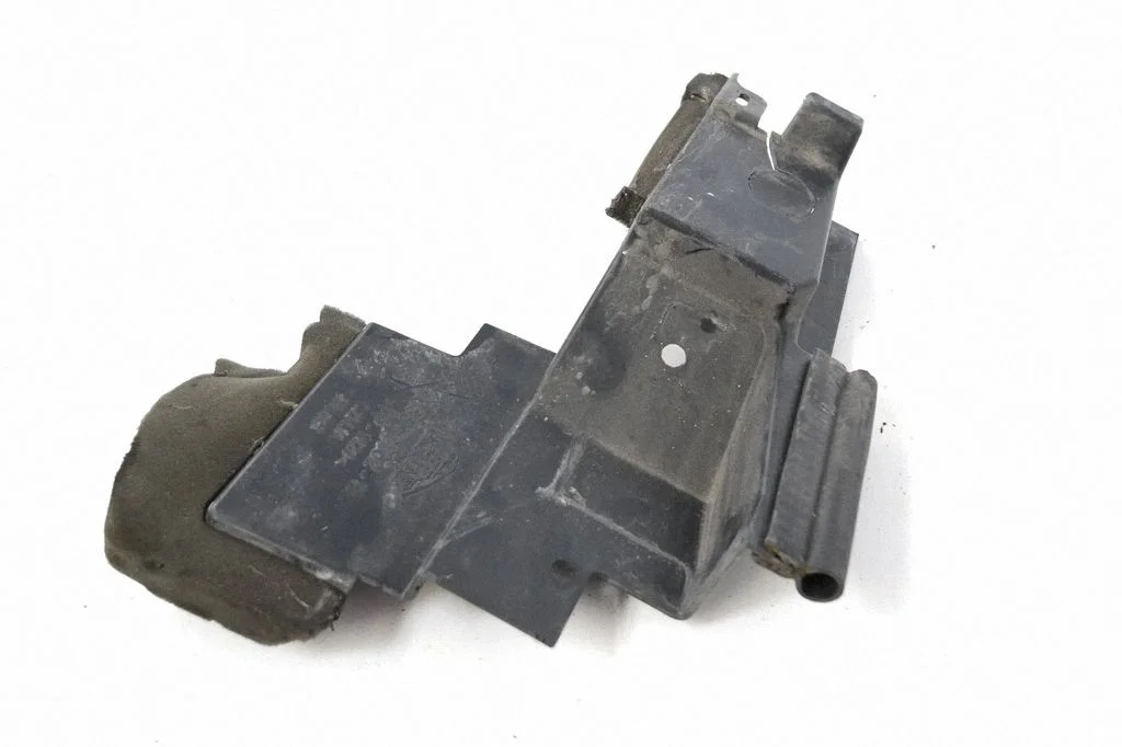 Część kanału dolotowego 4R838102BB