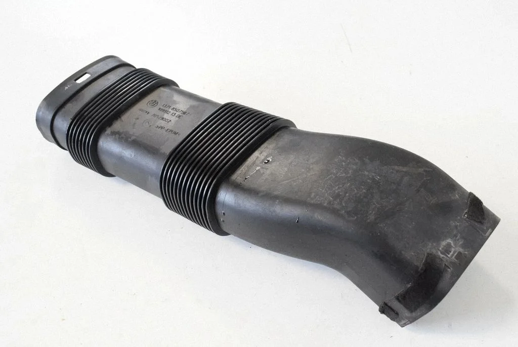 Air intake duct part – BMW 4 Series F32 F33 (2013-2020)