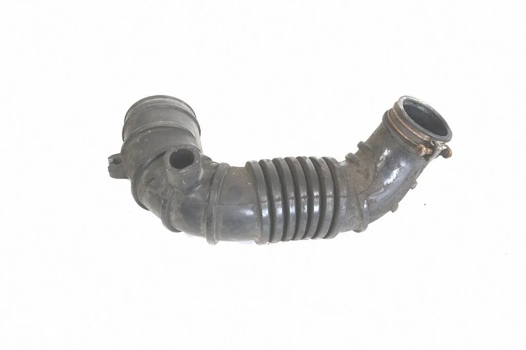 Air intake duct part – Mitsubishi Pajero Sport I (1996-2008)