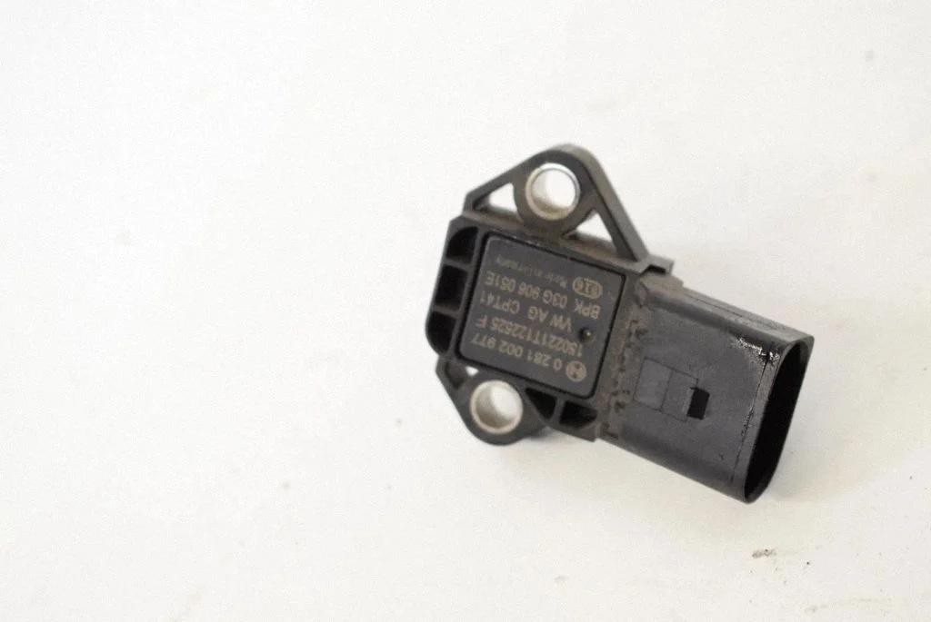 Gaisa spiediena devējs 03G906051E