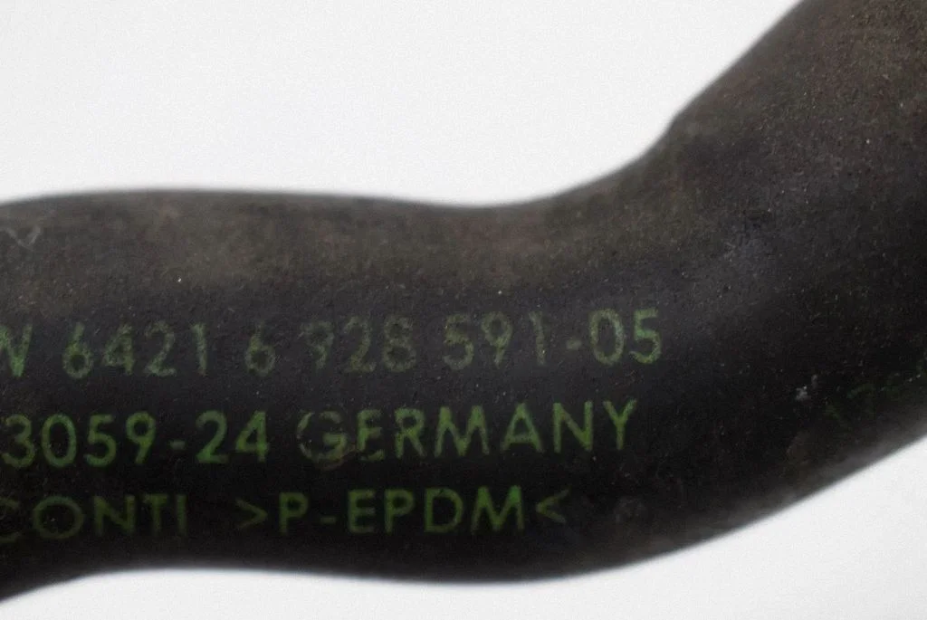 Air intake hose/pipe – BMW 1 Series E81 E87 (2004-2011)