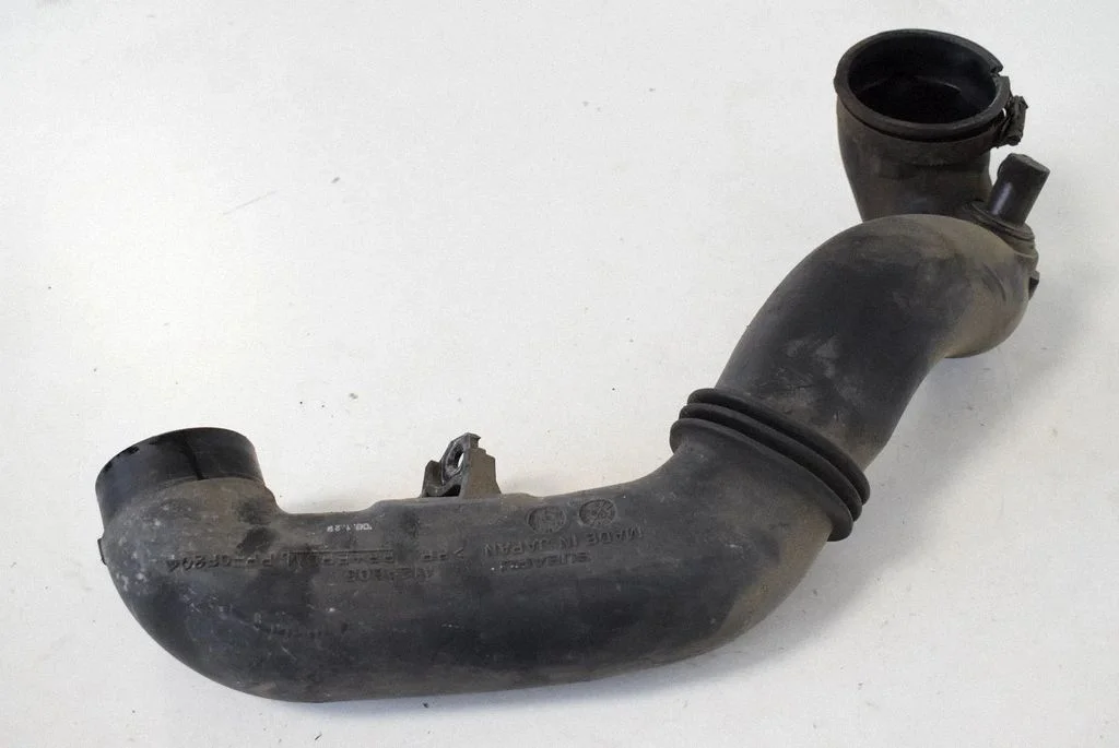 Õhu sisselaske voolik (-ud)/ toru (-d) – Subaru Legacy (2007-2009)