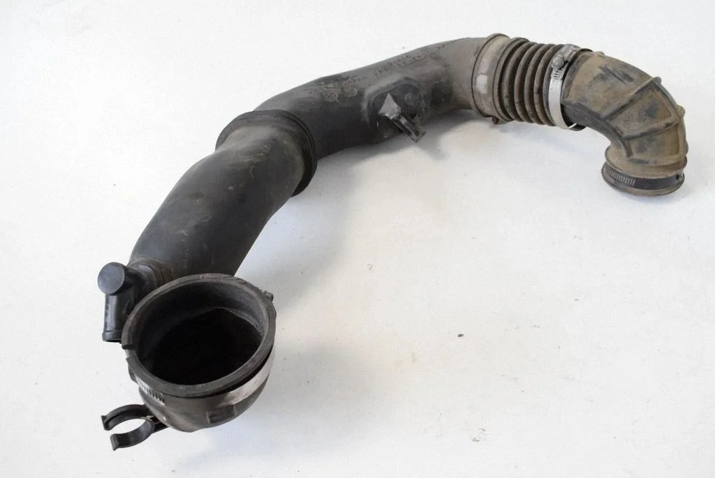 Air intake hose/pipe – Subaru Forester SH (2008-2013)