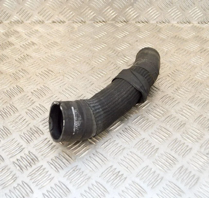 Air intake hose/pipe
