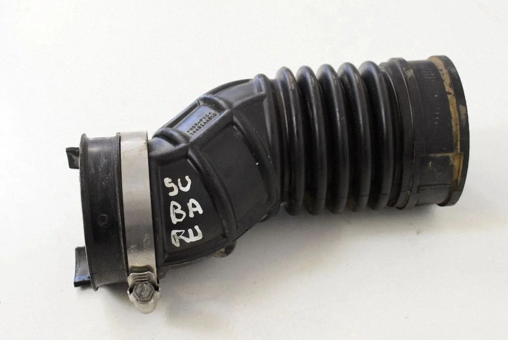 Õhu sisselaske voolik (-ud)/ toru (-d) – Subaru Legacy (2010-2016)