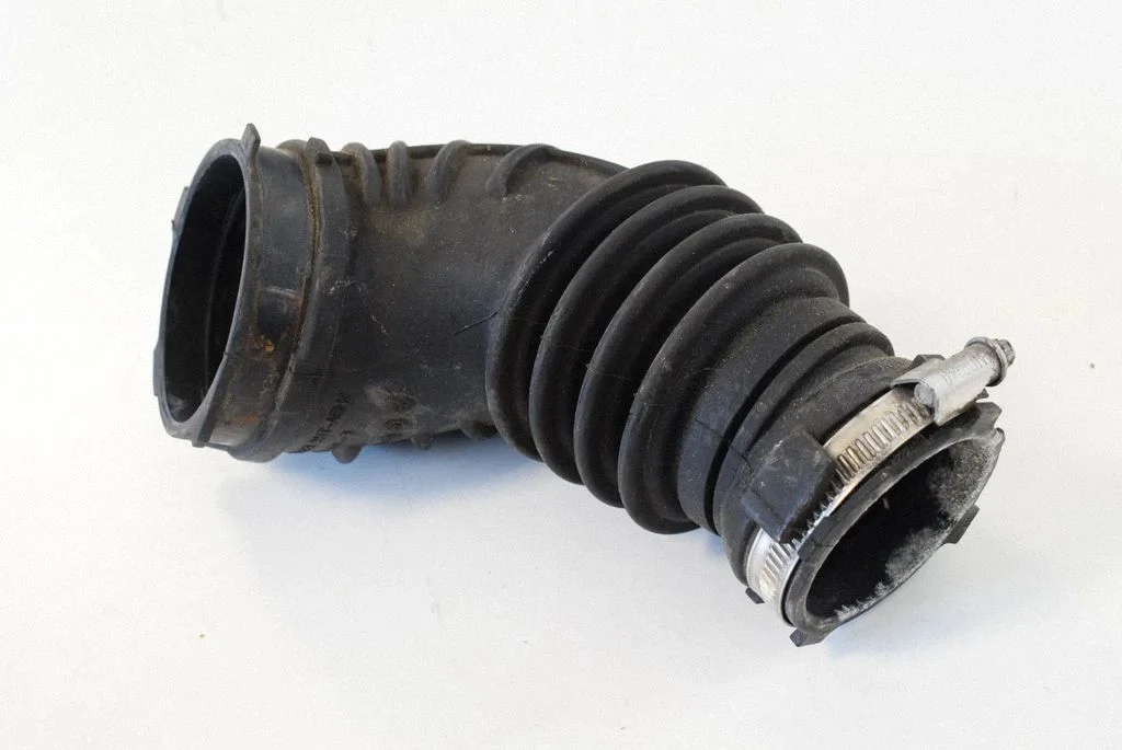 Õhu sisselaske voolik (-ud)/ toru (-d) – Audi A4 Allroad B8 (2008-2016)
