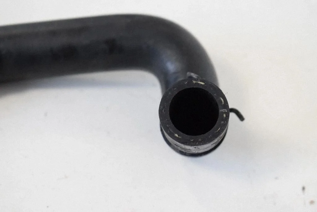Air intake hose/pipe 8W0819337D