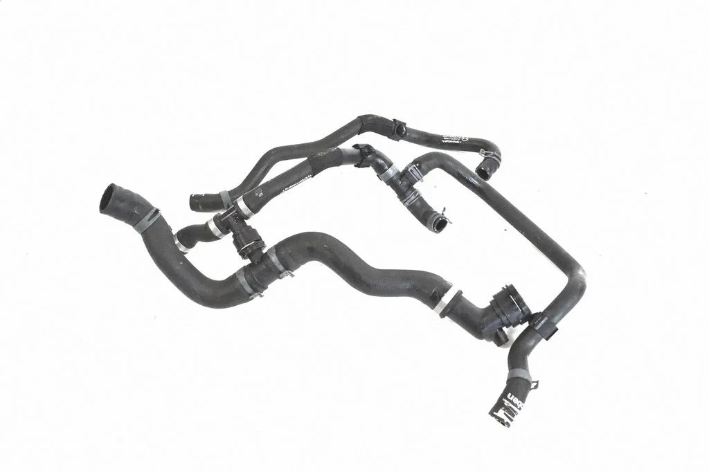 Šļūtene (-es)/ caurule (-es) 8W0145947E