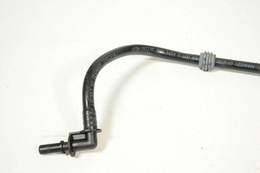 Air intake hose/pipe – BMW 1 Series E82 E88 (2007-2014)