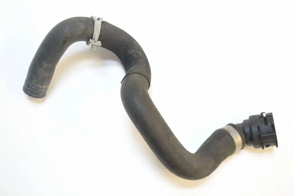 Air intake hose/pipe – BMW 7 Series F01 F02 F03 F04 (2008-2016)