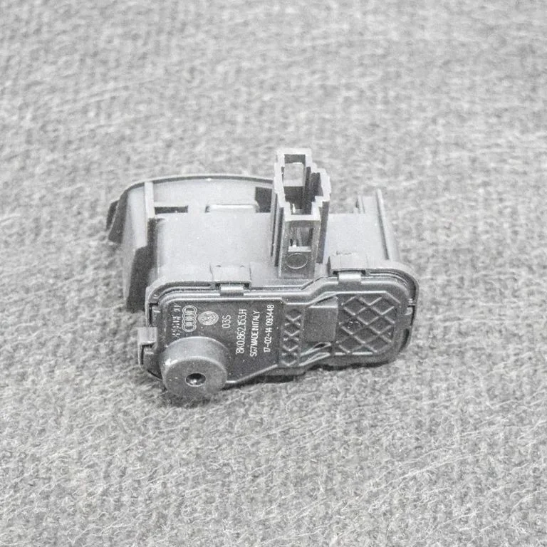 Fuel tank cap lock – Audi Q5 SQ5 8R (2008-2017)