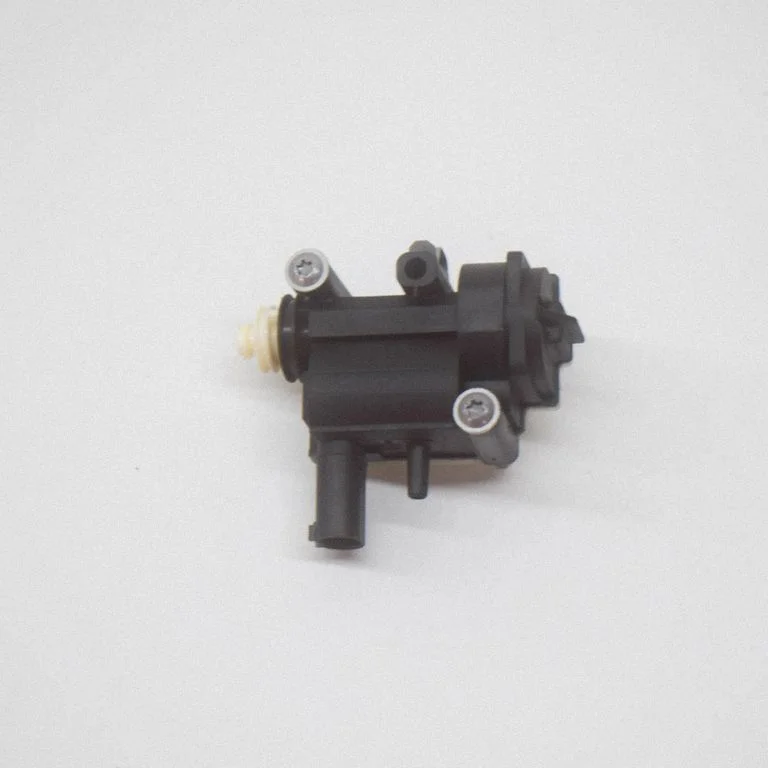 Fuel tank cap lock – BMW 5 Series F10 F11 (2009-2016)