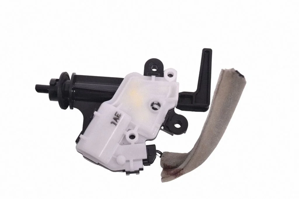 Fuel tank cap lock