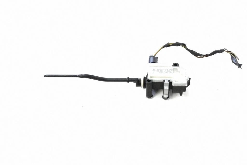 Fuel tank cap lock 6985879