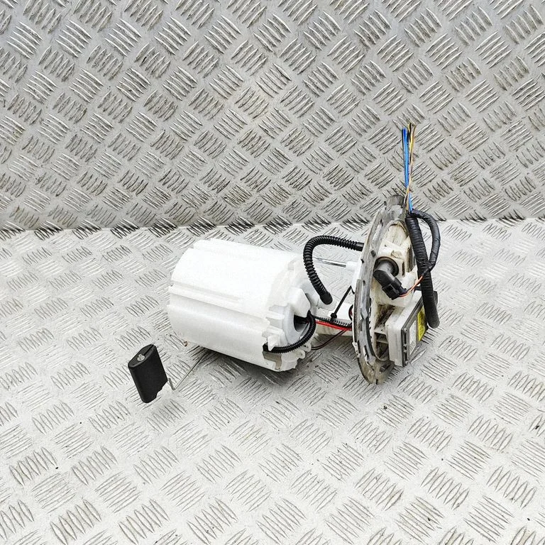 Degvielas sūknis (tvertnē) 31110J7100