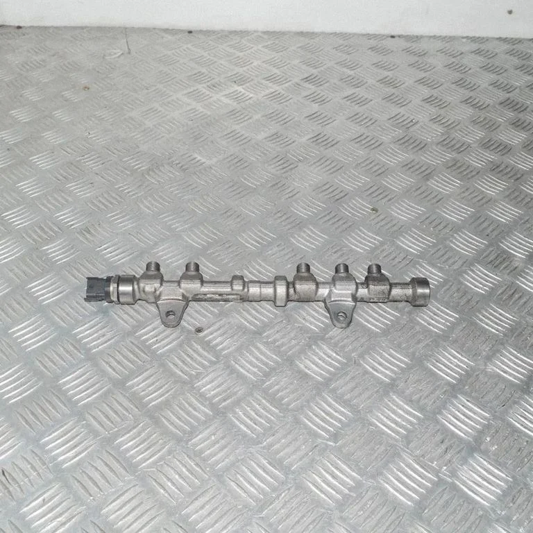 Degvielas maģistrālā caurule – Opel Corsa D (2006-2014)