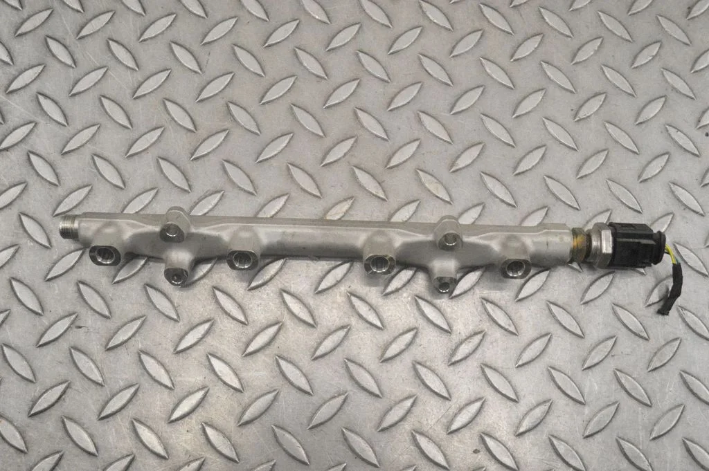 Kütuse magistraaltoru 4D0971993