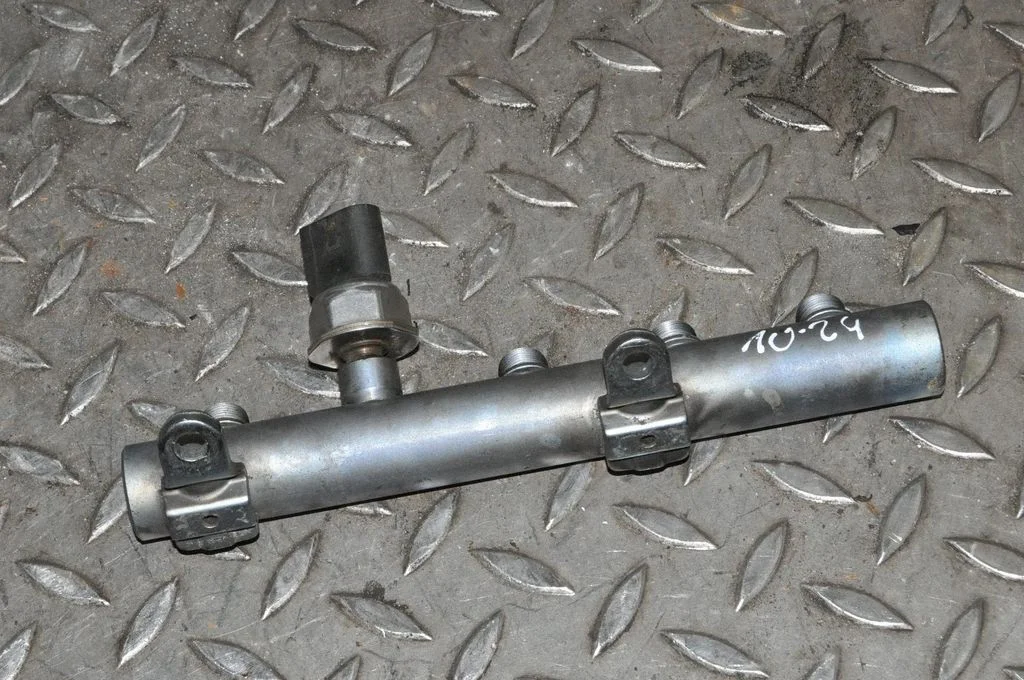 Fuel main line pipe – Audi Q7 4L (2005-2015)