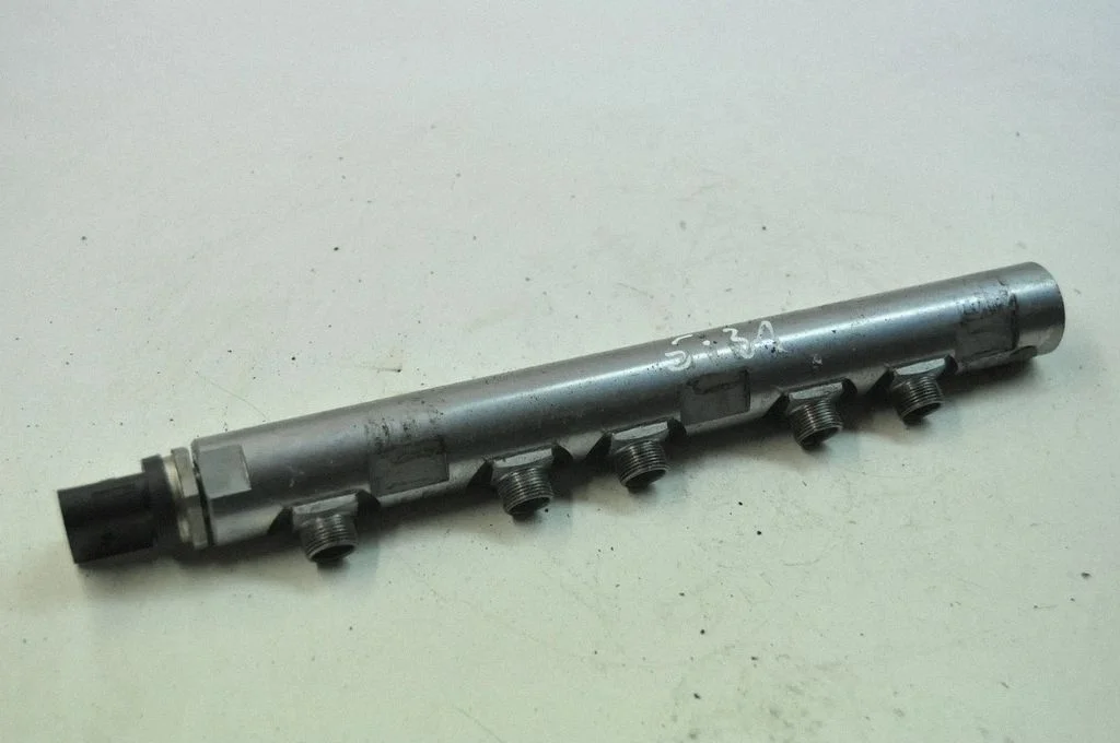Degvielas maģistrālā caurule – Mini Cooper Countryman R60 (2011-2016)