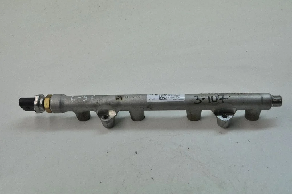 Degvielas maģistrālā caurule – Volkswagen e-Golf (2014-)