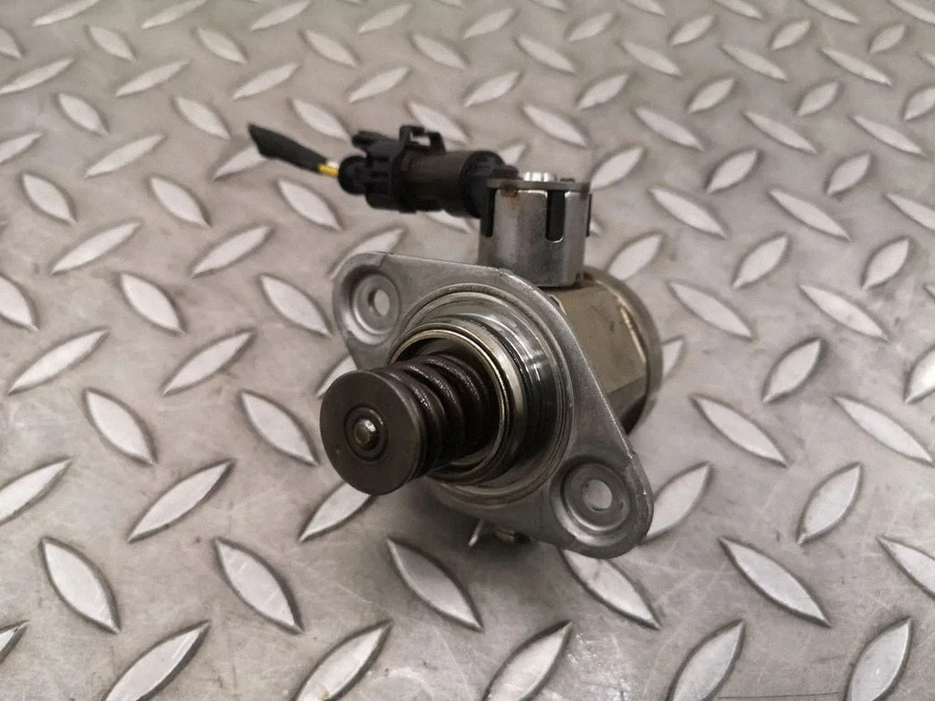 Kütuse kõrgsurvepump 7004720085