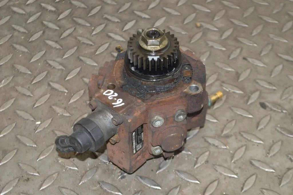Fuel injection high pressure pump – Opel Vivaro (2001-2014)