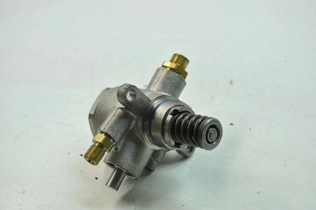 Fuel injection high pressure pump 06M127026H